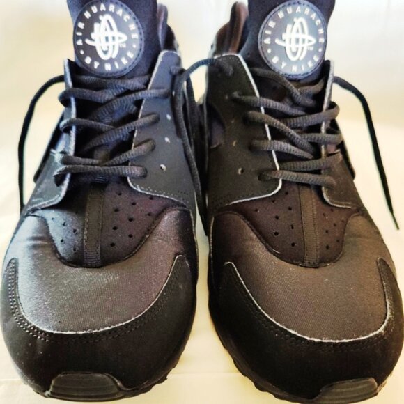 Nike Men\'s 2020 Air Huarache in Suede Triple Black, Size 9.5-10, EUC